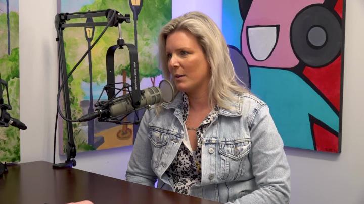 Thumbnail image for Peabody Business Podcast with Chris Ryder and Guest Brenna "Bee" Buckley BeeyondYoga 04.0.26